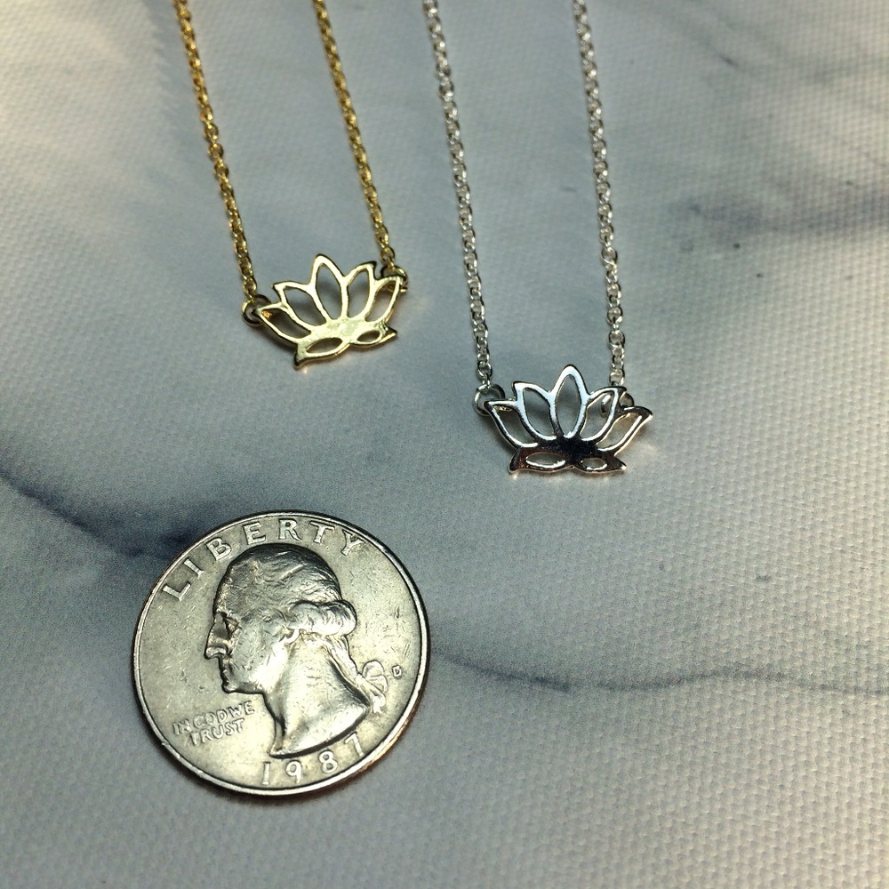 SILVER Lotus Flower Necklace - Picture 3 of 3